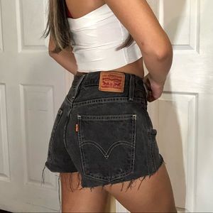 vintage black levi’s jean shorts